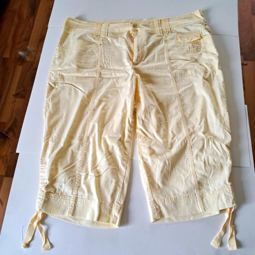 Women's Gloria Vanderbilt Capri's